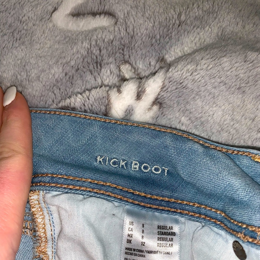 kick boot American eagle jeans